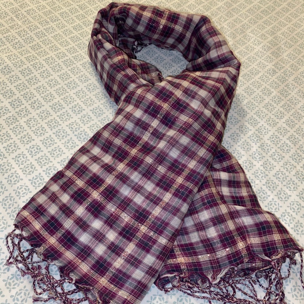 American Eagle Red Plaid Fringe Scarf 🧣 🌸🧣